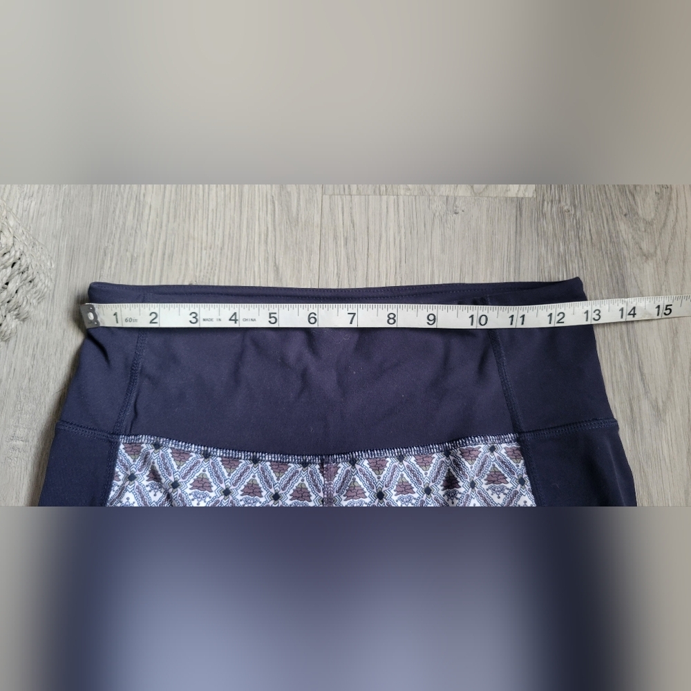 Athleta Mantra Mosaic Capri, Navy Blue, Mauve, White, Green, Size Petite Small - Picture 3 of 14